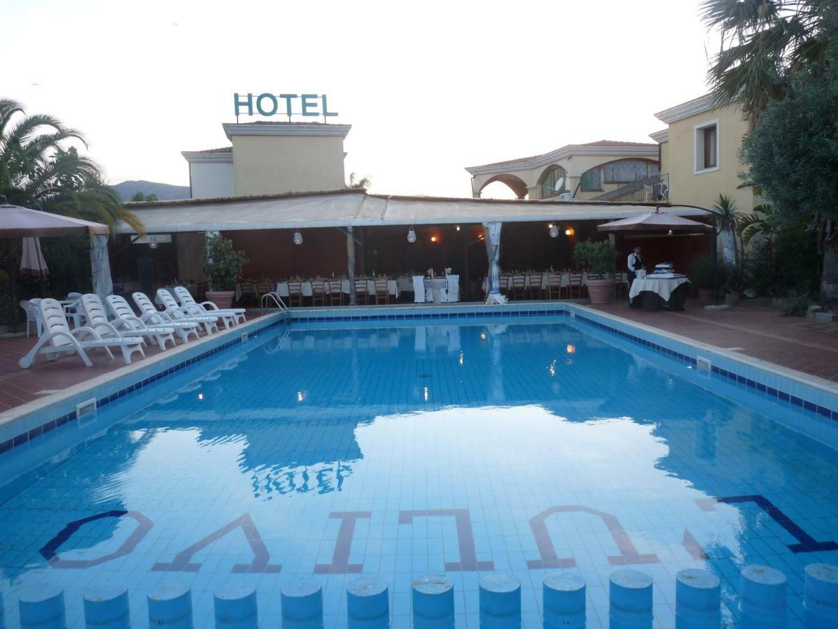 Hotel L'Ulivo Girasole Exterior foto